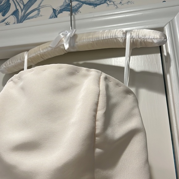 ALEXIA MARIA FORMAL CREAM DRESS - Picture 2 of 7